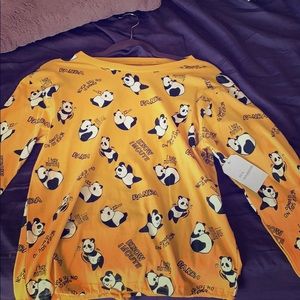 I am selling a long sleeve shirt